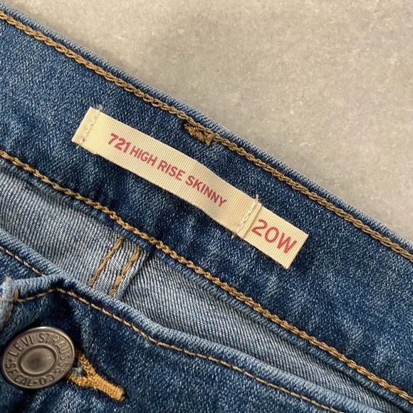 NWT Levi’s Size 20W High Rise Skinny 721 Medium Wash Stretch Classic 5 Pocket - Picture 12 of 12